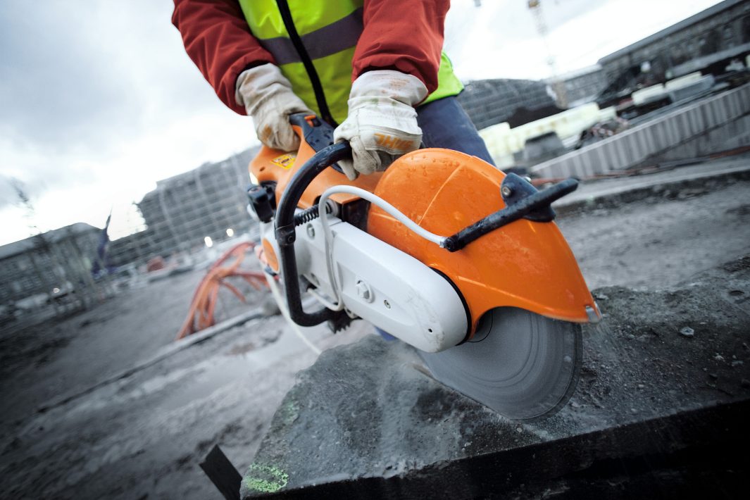 DECOUPEUSE THERMIQUE STIHL TS 410 BONHOMME